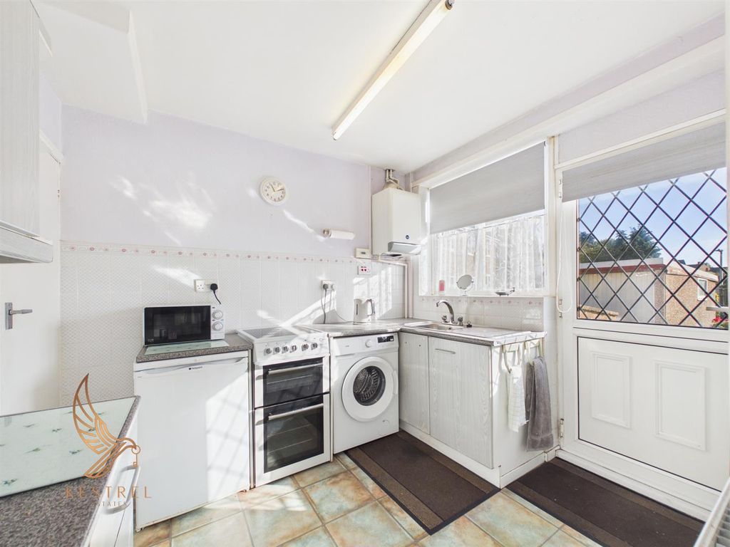 Property photo 3 of 37 21.Jpg
