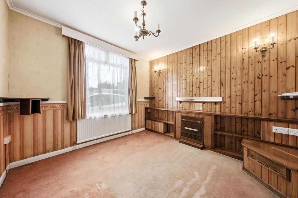 Property photo 3 of 16