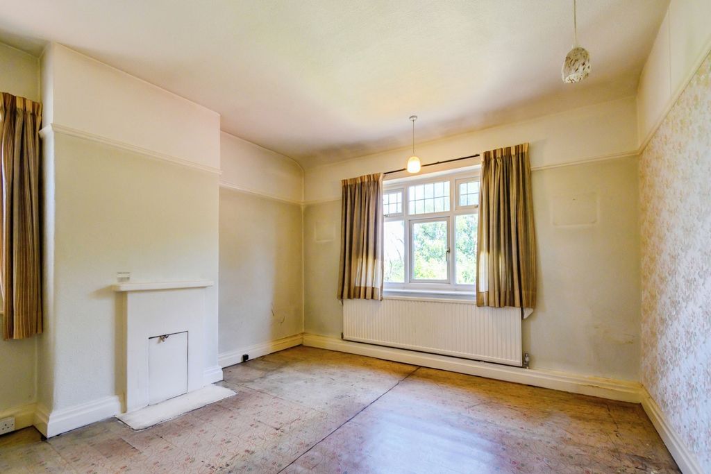 Property photo 2 of 18 Dining Room