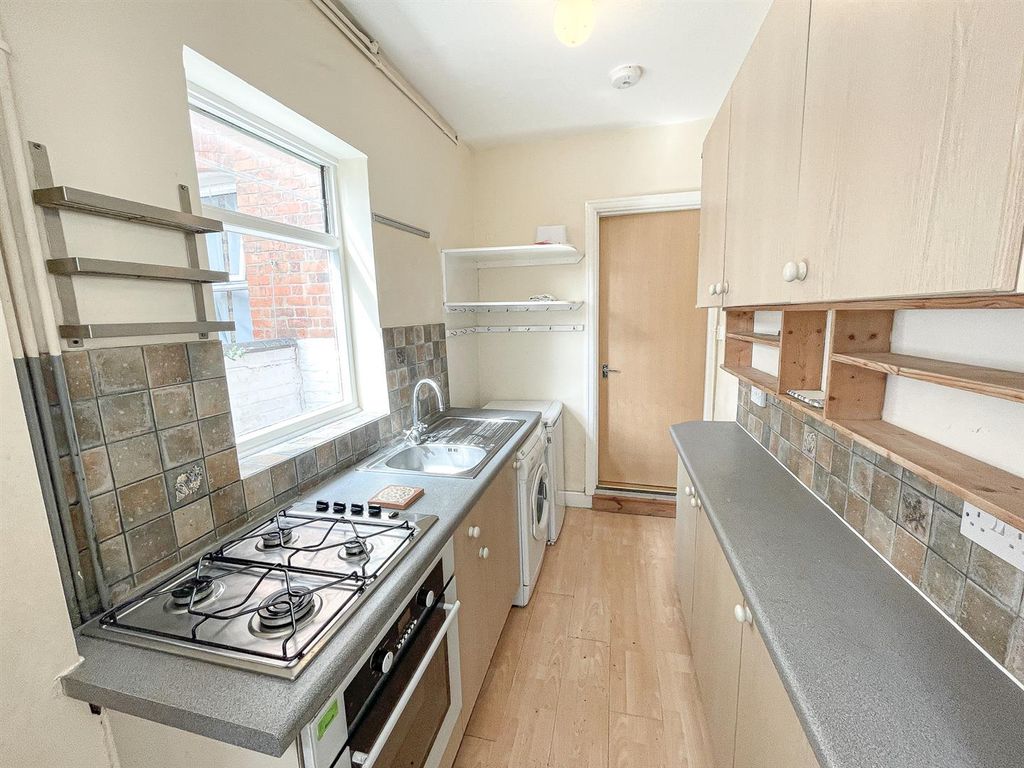 Property photo 2 of 13 Kitchen