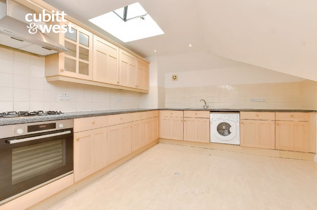 Property photo 2 of 9 384Cbac0-Kt22 202