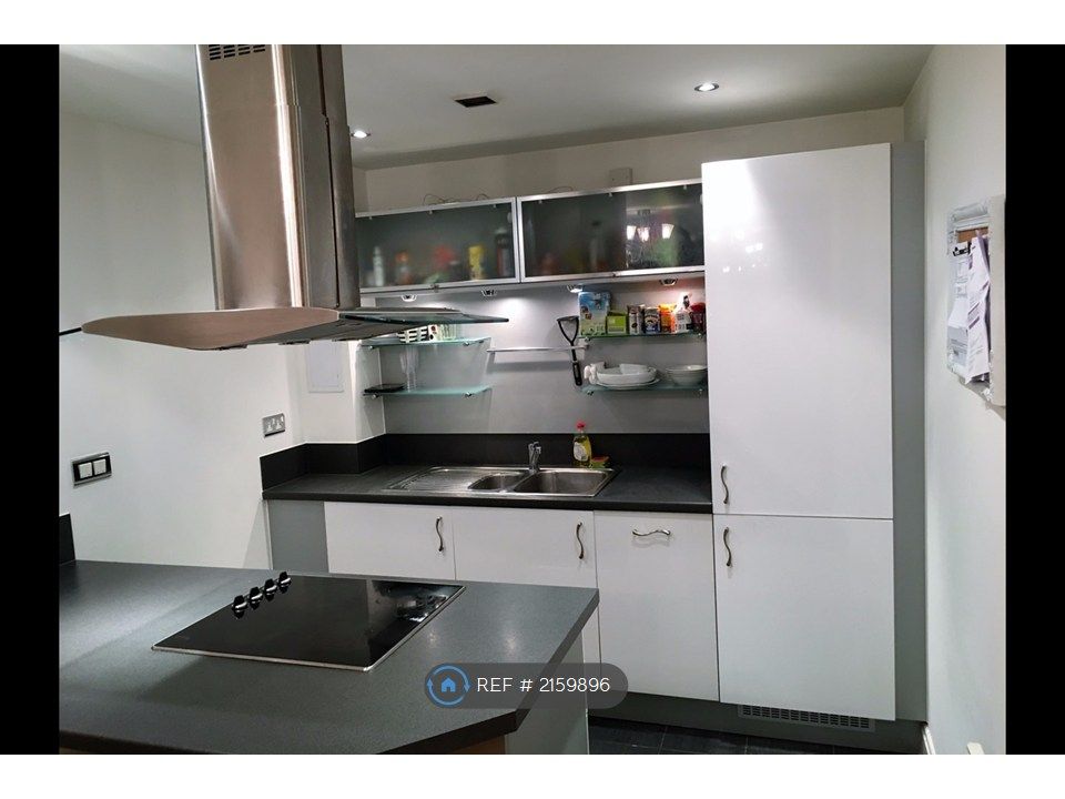 Property photo 3 of 31 Kitchen