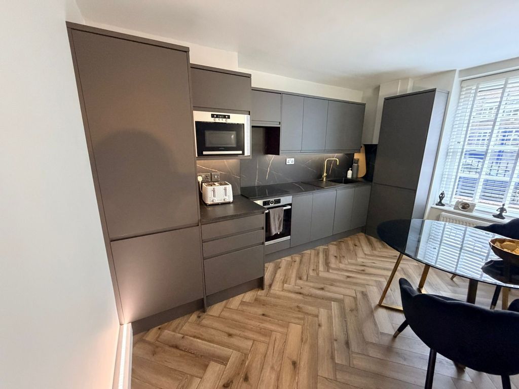 Property photo 3 of 11 5228563