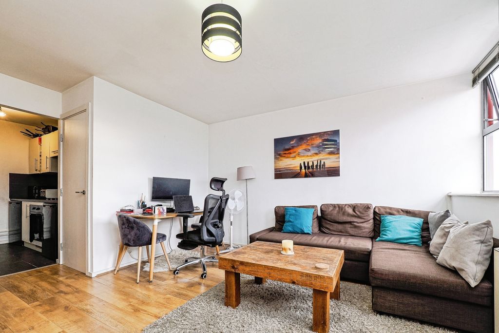 Property photo 2 of 17 Photo