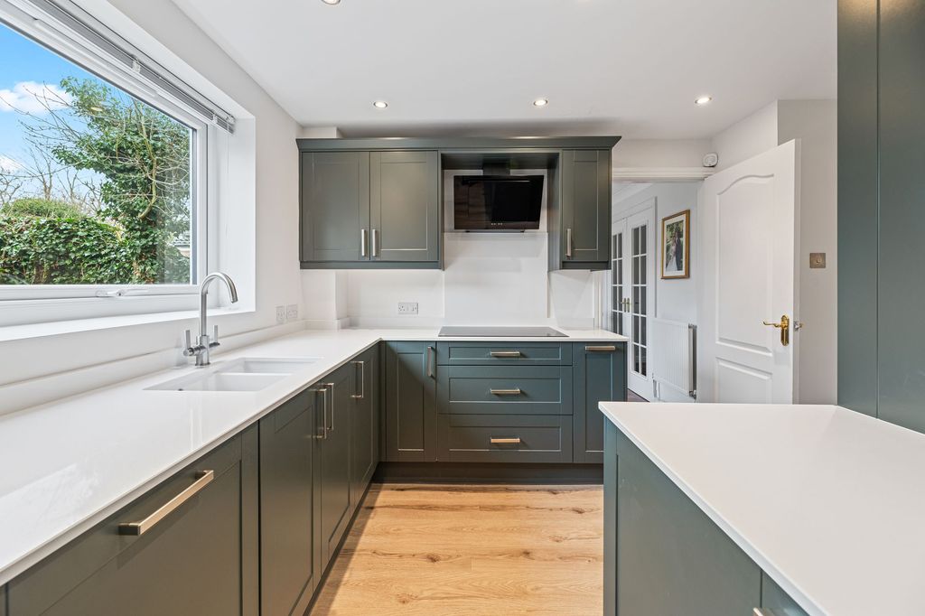 Property photo 2 of 19 Kitchen