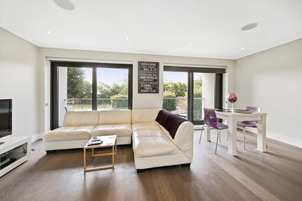 Property photo 3 of 11 Image