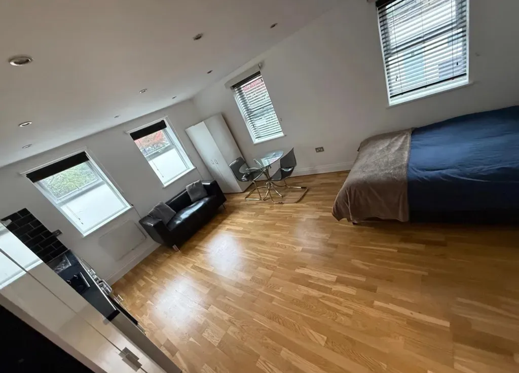 Property photo 2 of 5