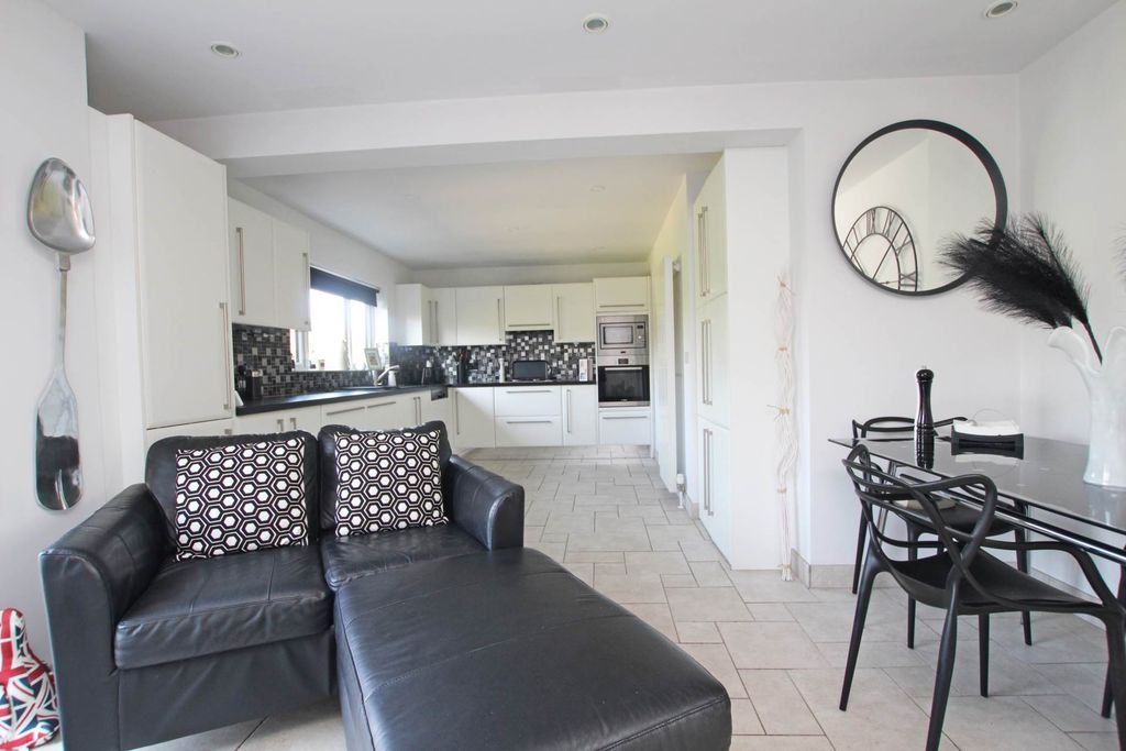 Additional image 4 of 5 bed detached house for saleCompton Drive, Eastbourne BN20