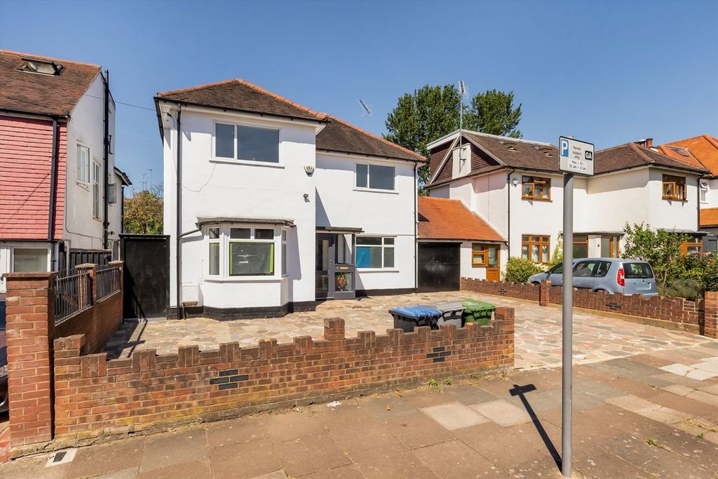 Property photo 1 of 11