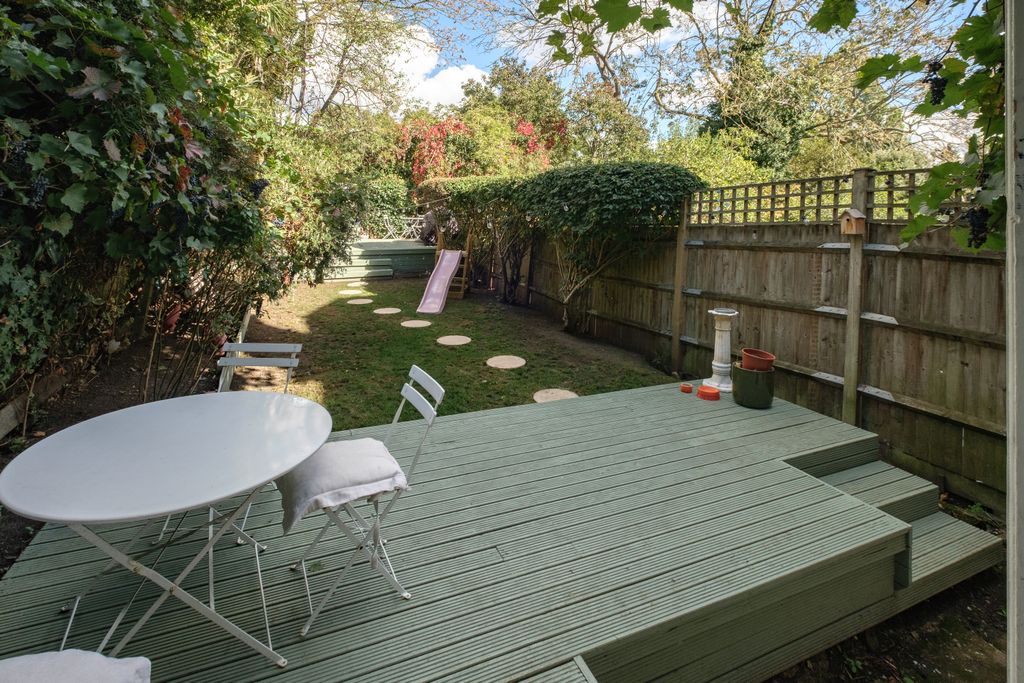 Property photo 3 of 23