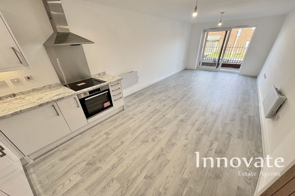 Property photo 2 of 15 Photo 11