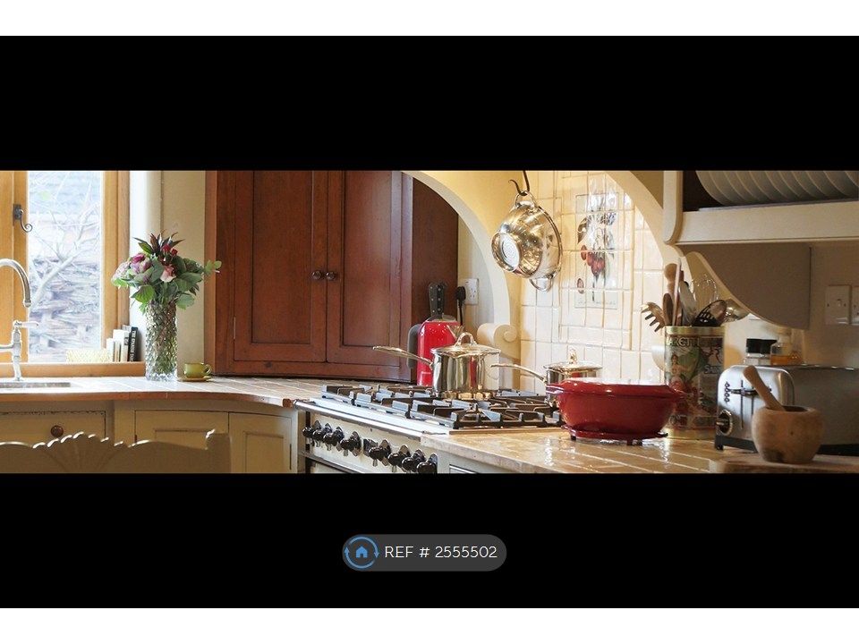 Property photo 2 of 6 Kitchen
