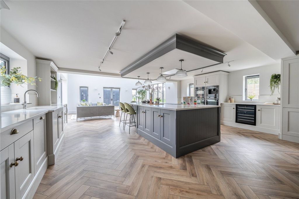 Property photo 3 of 27 Kitchen/Diner