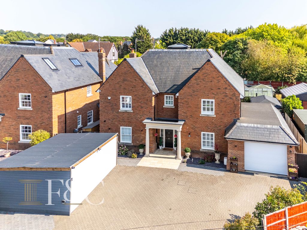 Property photo 1 of 34 Dji_20260803172021_0190_D