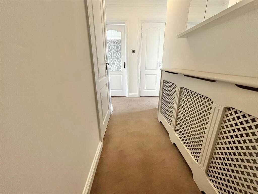 Property photo 2 of 15 Entrance Hall
