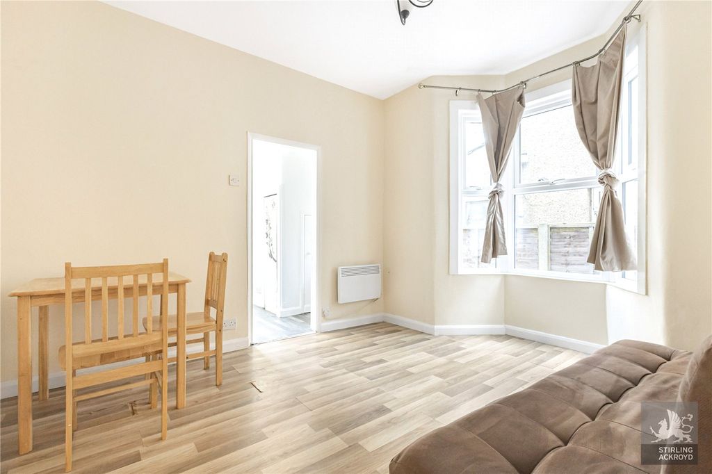 Property photo 1 of 18 Reception Room