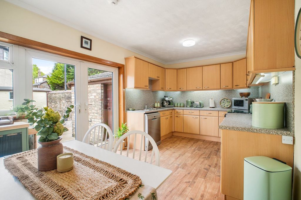 Property photo 3 of 19