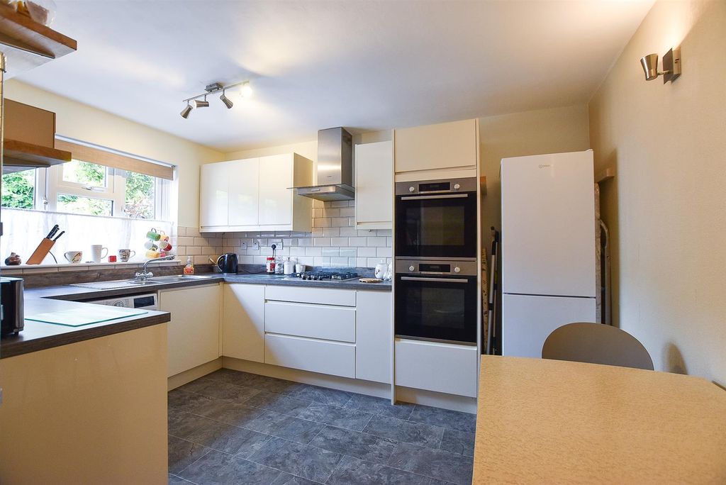 Property photo 2 of 15 Kitchen-Breakfast Room.Jpg