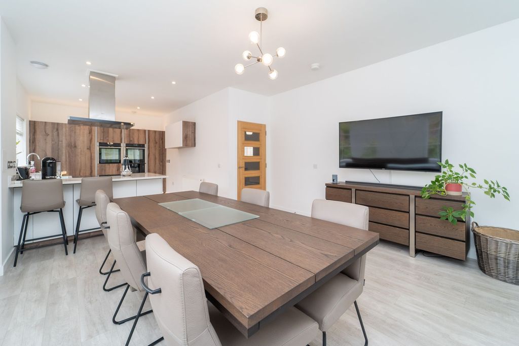 Property photo 2 of 54 Dining Area / Kitchen