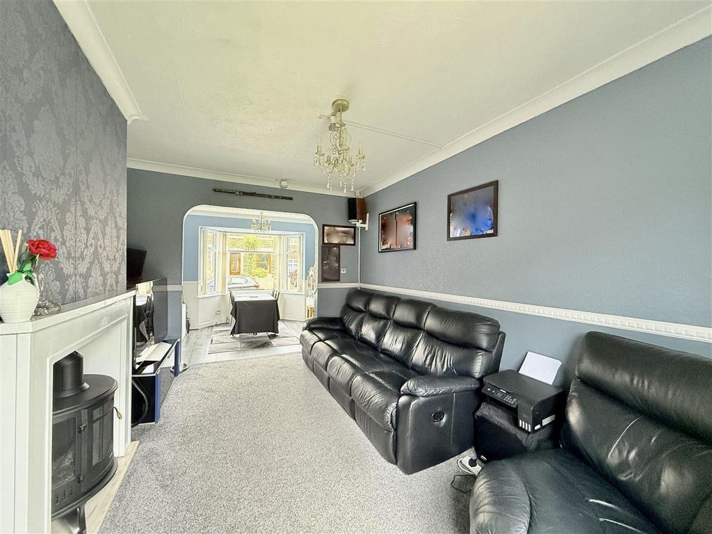 Property photo 3 of 16 Image 105.Jpeg