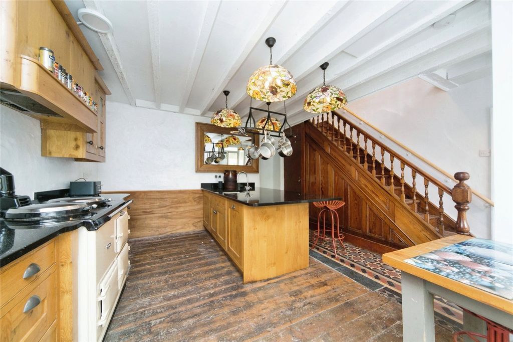 Property photo 2 of 19 Picture No. 29