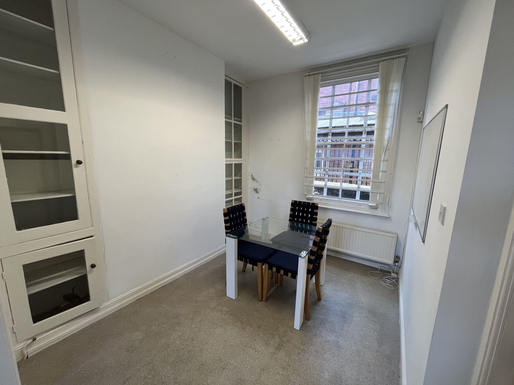 Property photo 3 of 12 Office