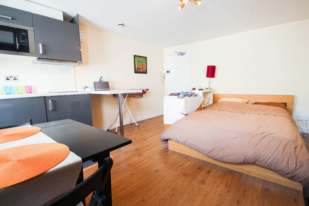 Property photo 1 of 4 Photo 2