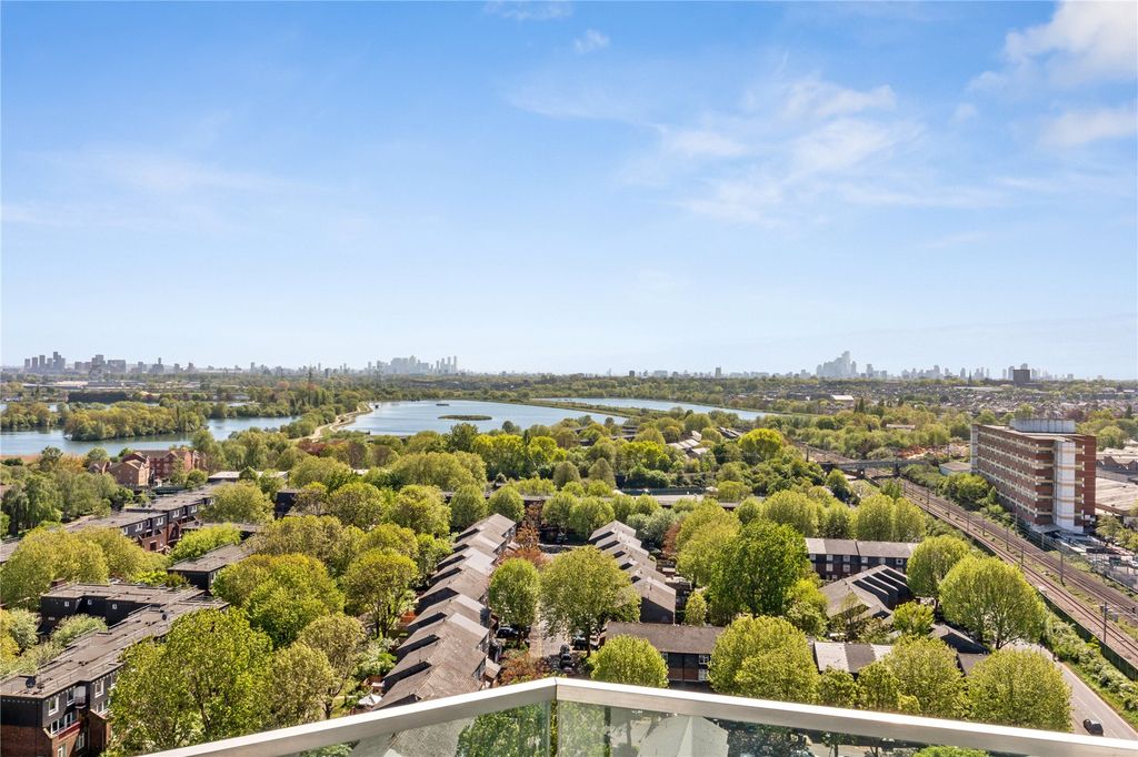 Property photo 3 of 38 Picture No. 14