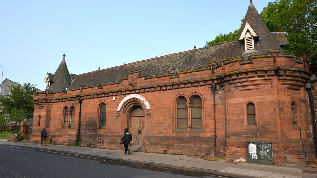 Property photo 3 of 15 Allied-Surveyors-Scotland-55 Abbeyhill, Edinburgh-