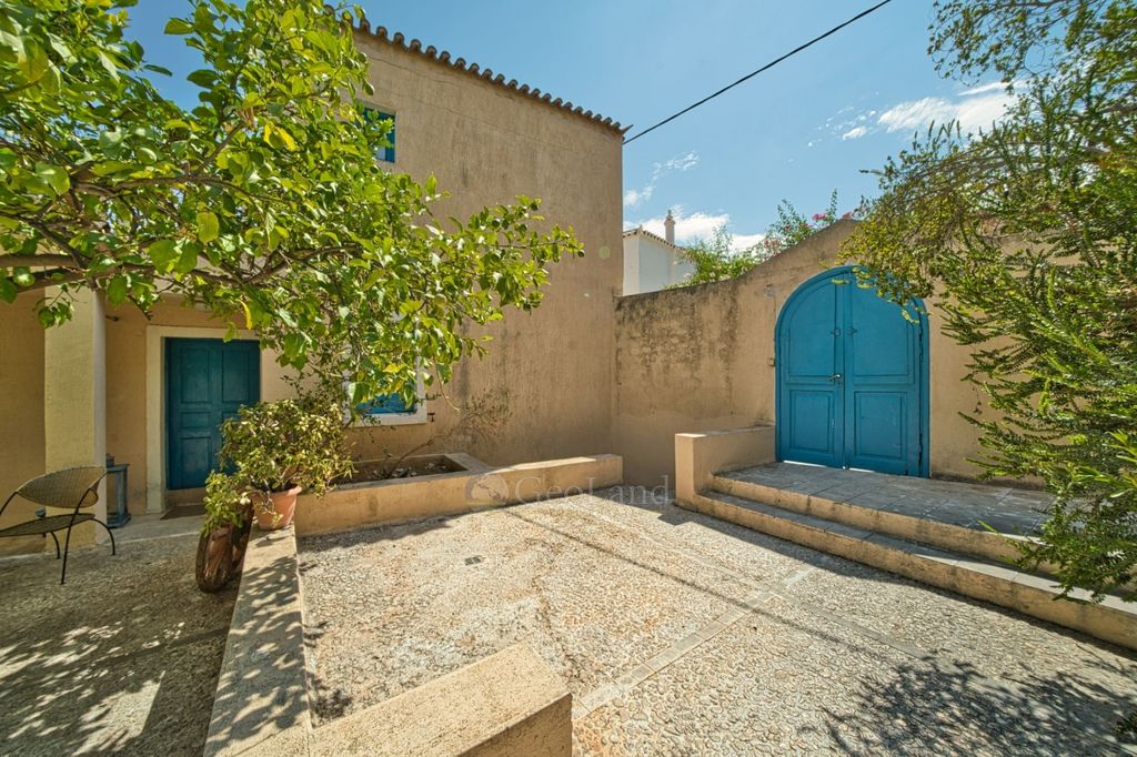 Property photo 2 of 24