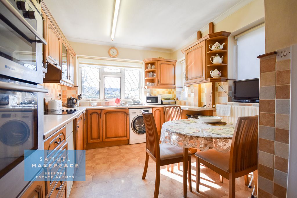 Property photo 2 of 33 Gallery