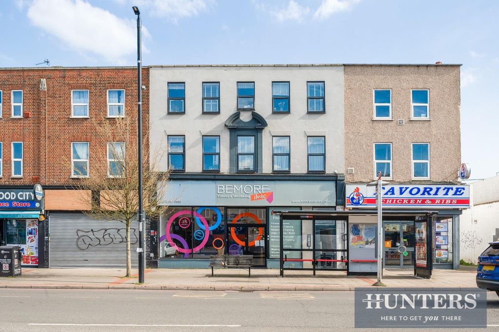 Property photo 1 of 15 London Road,154A,-45.Jpg