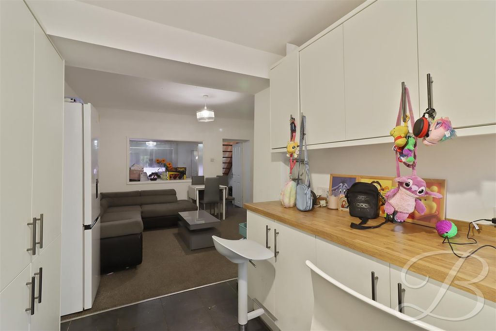 Property photo 3 of 17 Img_9848_1.Jpg