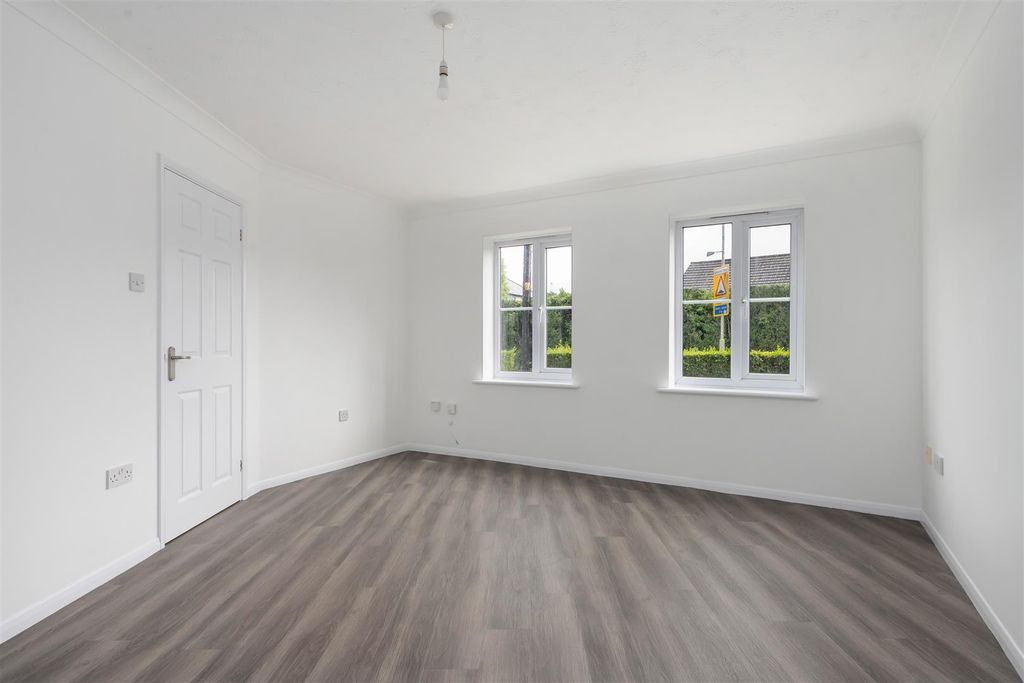 Property photo 3 of 13 Grimshill Road, Whitstable