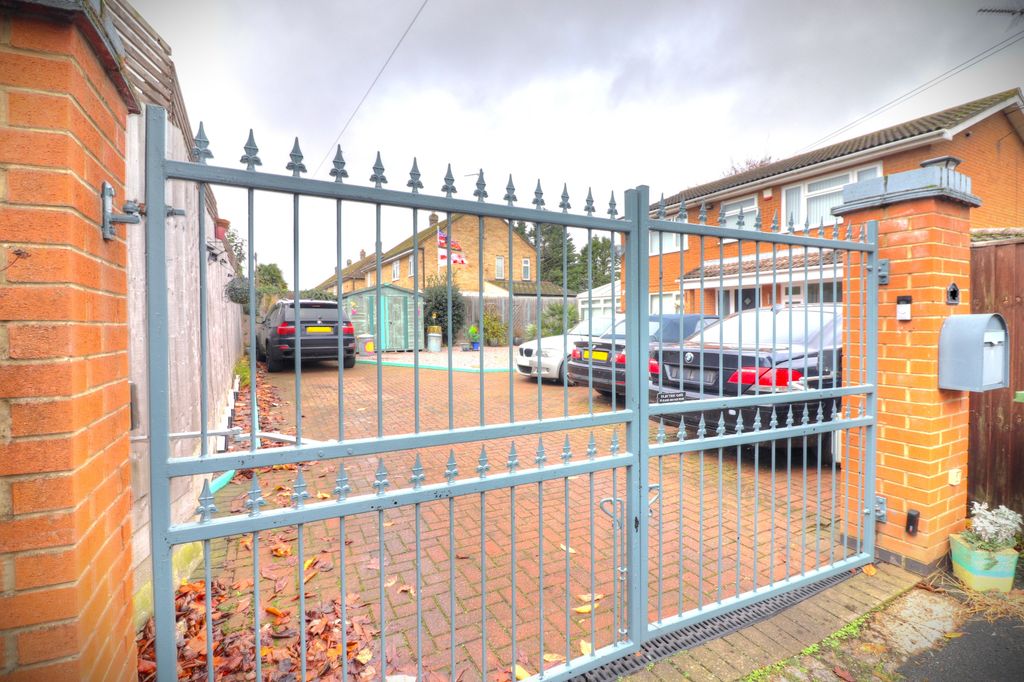 Property photo 1 of 26 Front