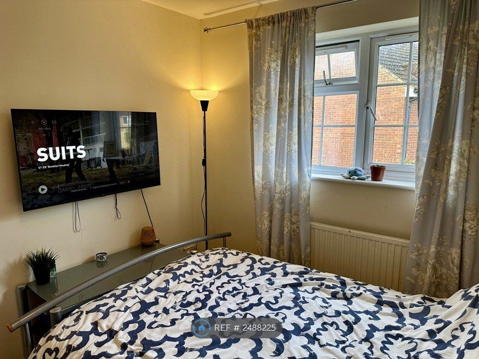 Property photo 1 of 27 Bedroom 2