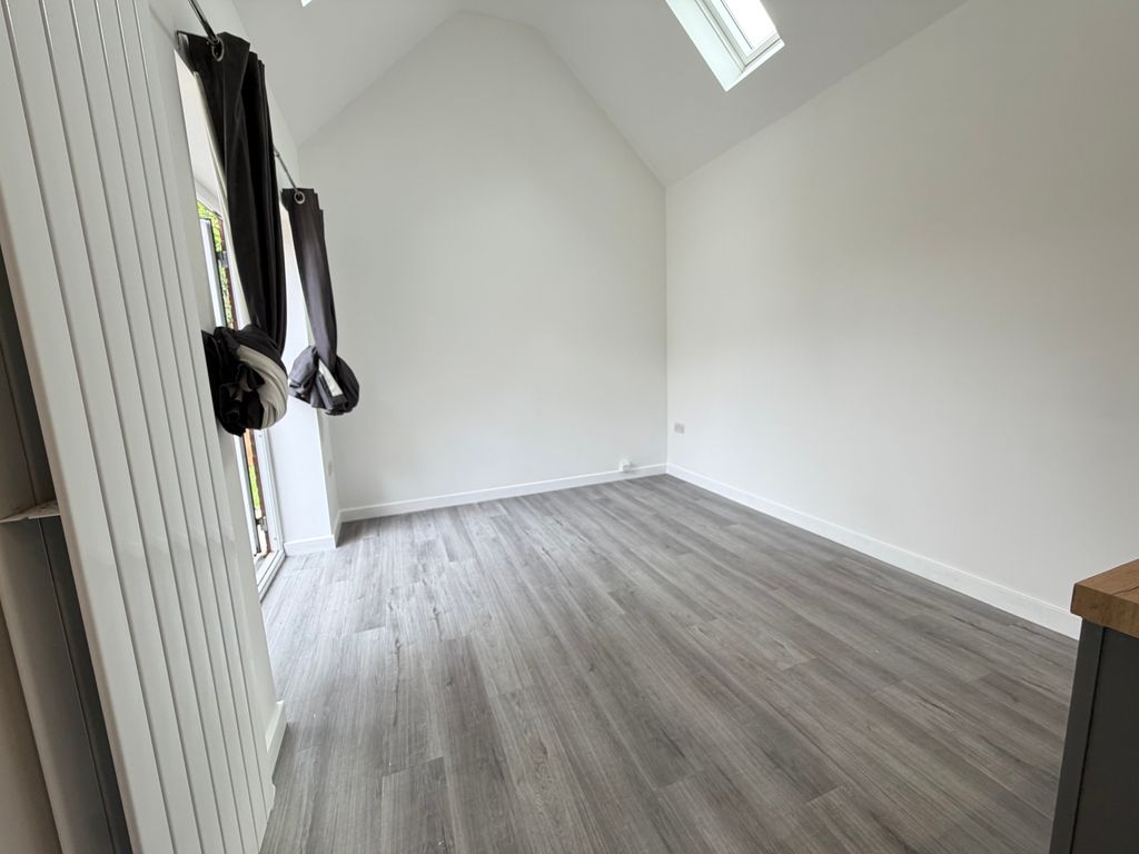 Property photo 3 of 8 Image