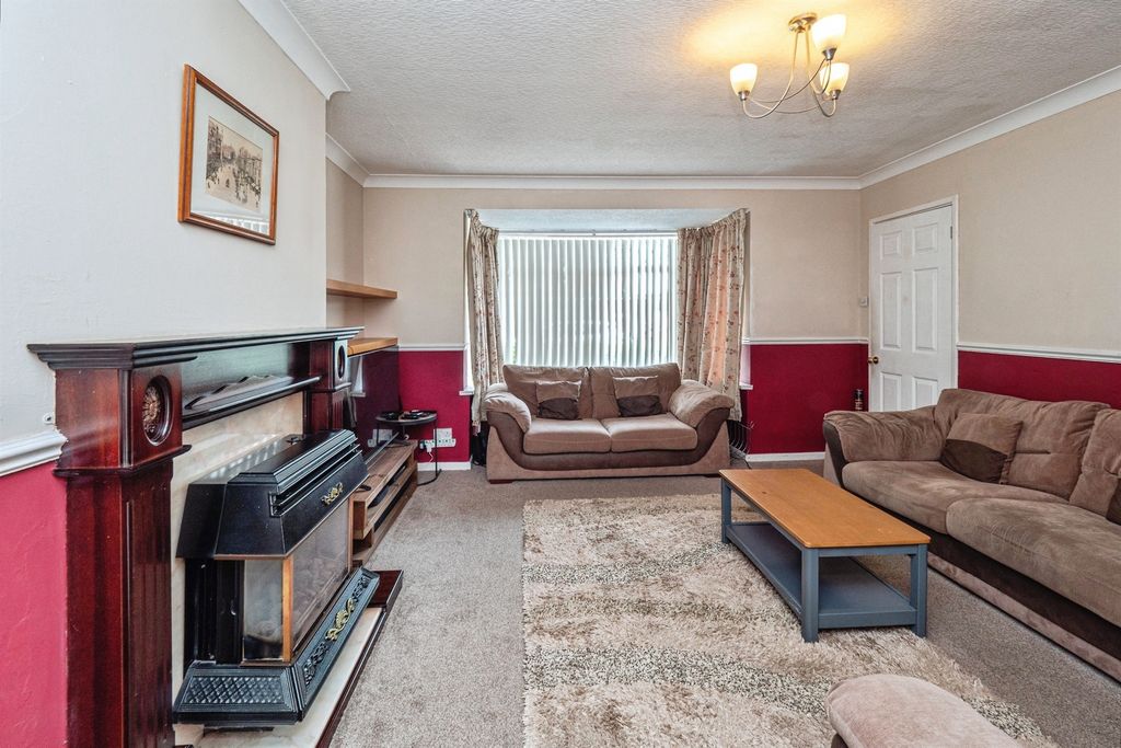 Property photo 3 of 16