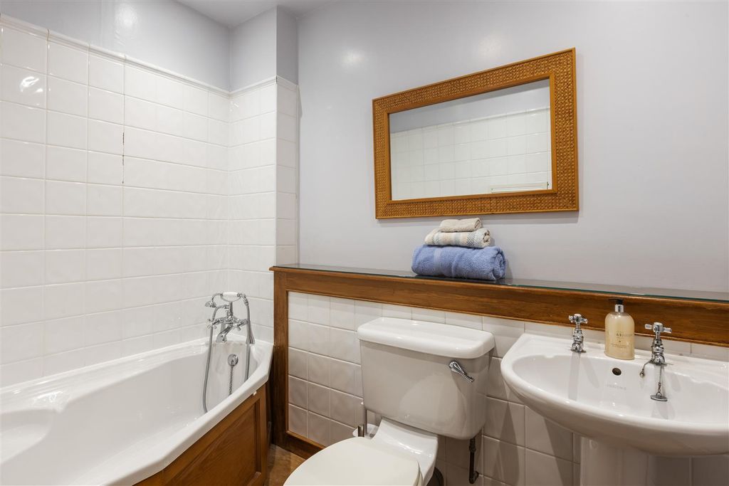 Additional image 25 of 5 bed detached house for saleCliftons Lane, Reigate RH2