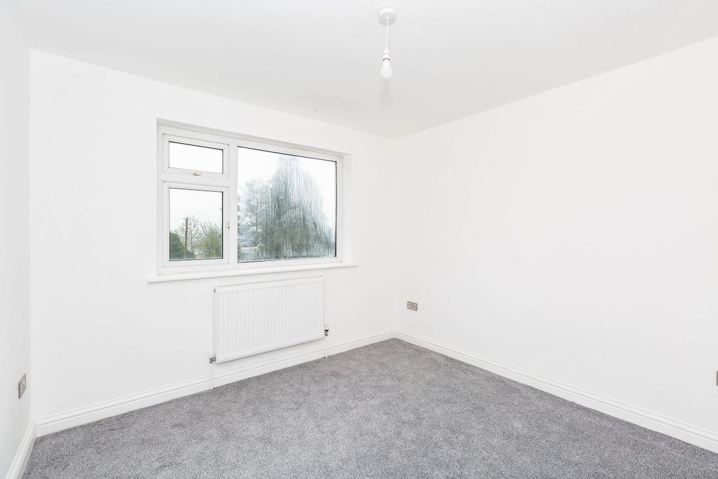 Property photo 2 of 9 Bedroom 1