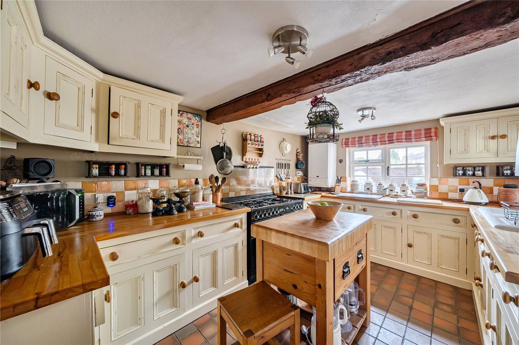 Property photo 2 of 23 Picture No. 21