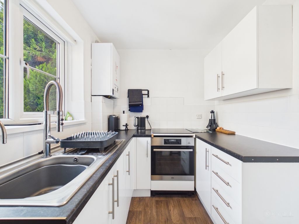 Property photo 2 of 10 Kitchen