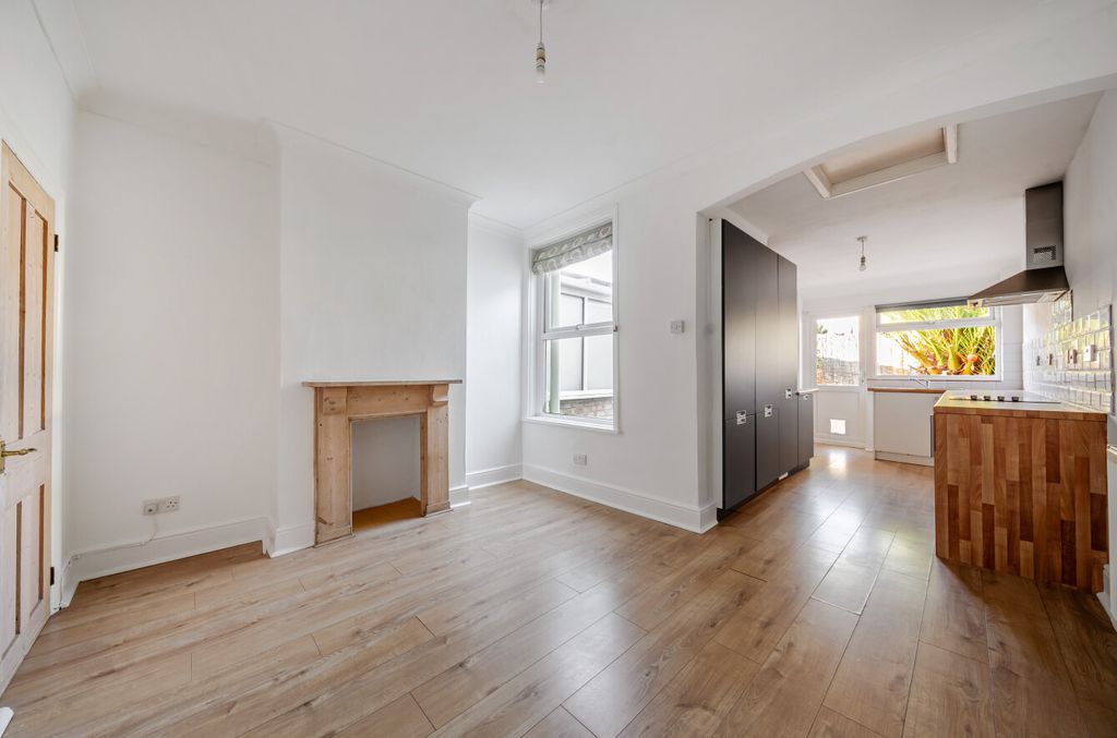 Property photo 2 of 11 1394786-5-69453c7...