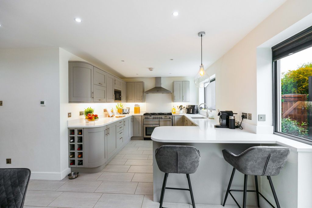 Property photo 3 of 29