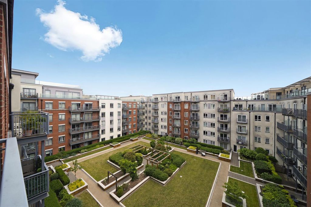 Property photo 3 of 12 36 Ellyson House - 3l2Fpyr9v2N0d8La8B9F.Jpg