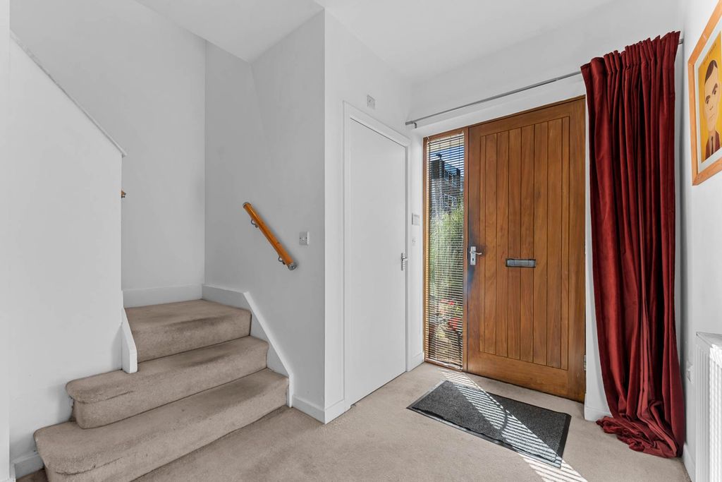 Property photo 3 of 35