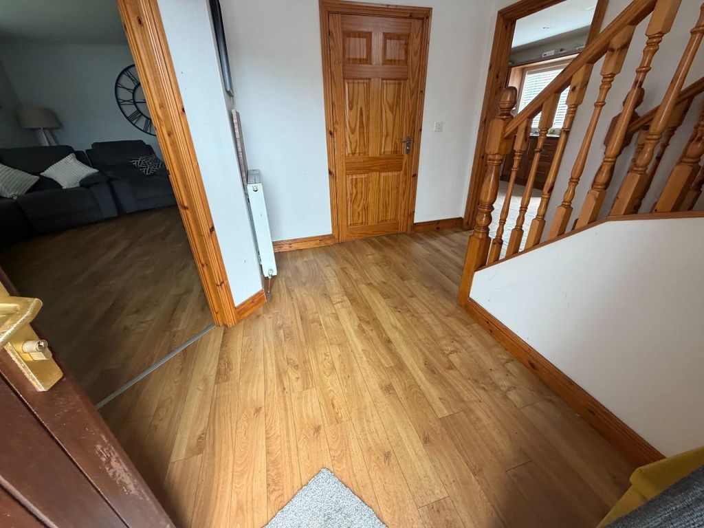 Property photo 2 of 17 Hallway