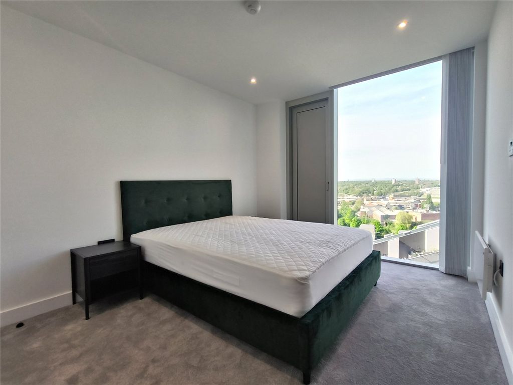 Property photo 2 of 49 Picture No. 48