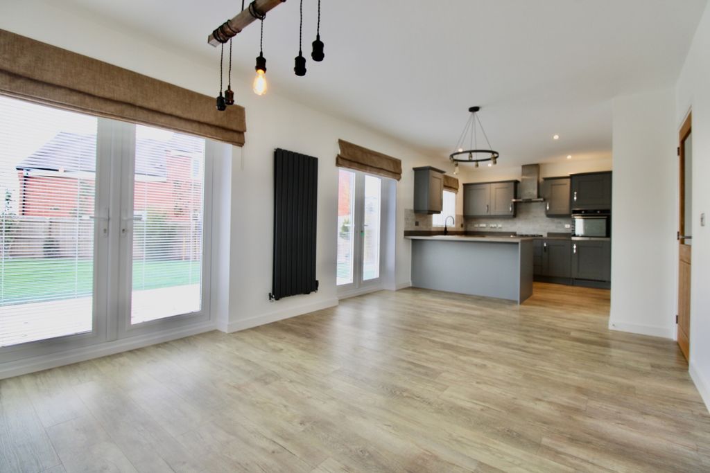 Property photo 3 of 17 Kitchen Diner