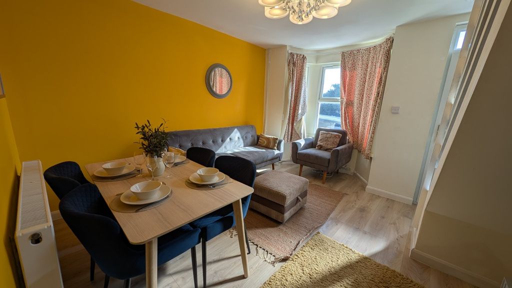 Property photo 2 of 7 Picture 2